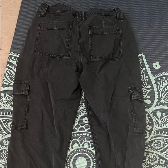 American Eagle Outfitters Black Cargo Pants - Picture 4 of 5